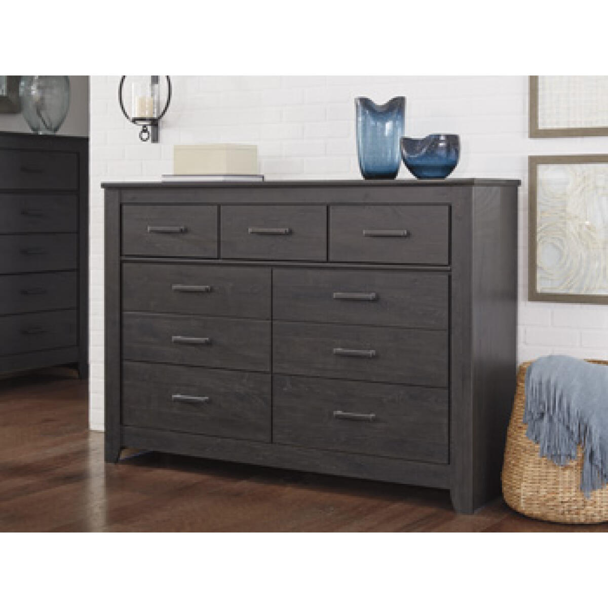 Brinxton Dresser Dressers Ashley Furniture 9