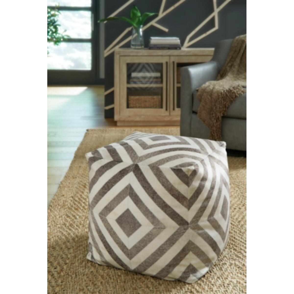 Hartselle Pouf Ottomans & Poufs Ashley Furniture 8