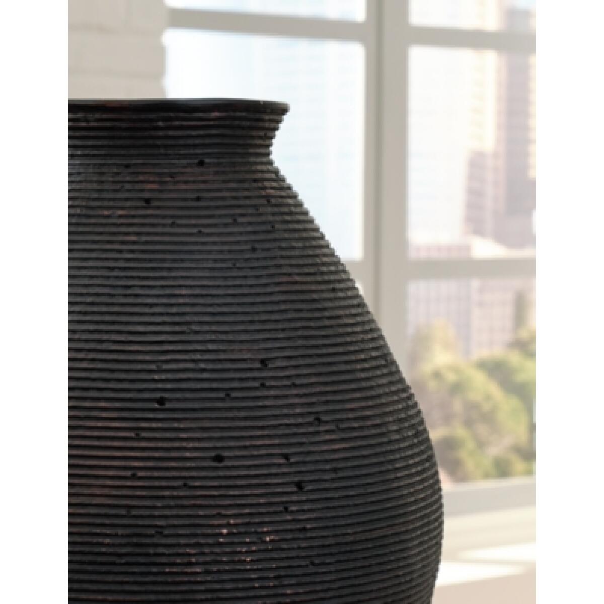 Hannela Vase Accents Ashley Furniture 9