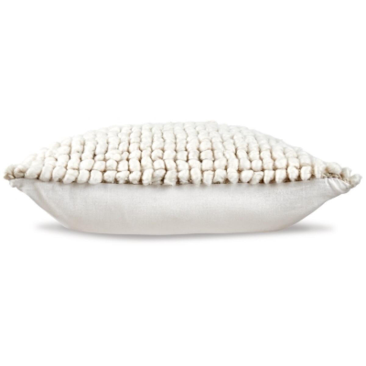 Aavie Pillow Accent Pillows Ashley Furniture 10
