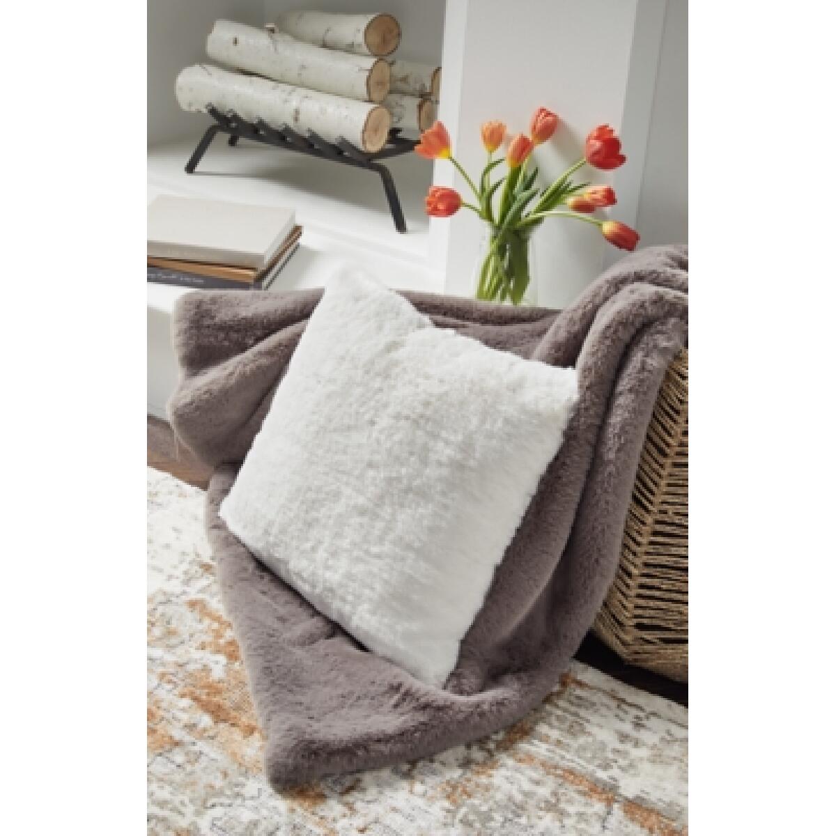 Gariland Pillow Accent Pillows Ashley Furniture 9