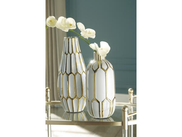 Mohsen Vase (Set of 2) Accents Ashley Furniture
