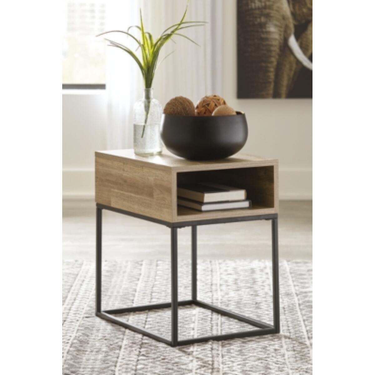 Gerdanet End Table End tables Ashley Furniture 20